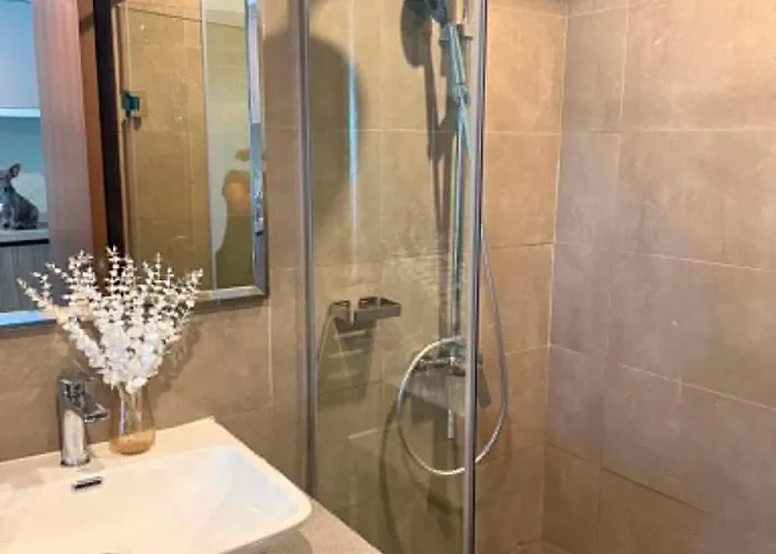 Luxury Near Naia Airport & Moa With Free Pool & Gym Apartment