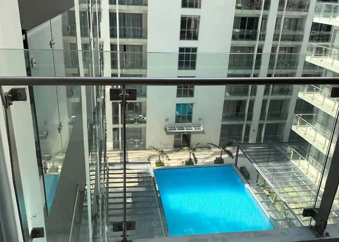 Luxury Near Naia Airport & Moa With Free Pool & Gym Manila