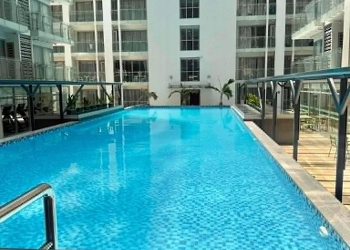 Luxury Near Naia Airport & Moa With Free Pool & Gym * Manila