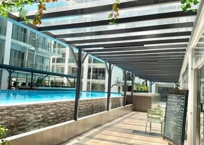 Luxury Near Naia Airport & Moa With Free Pool & Gym *