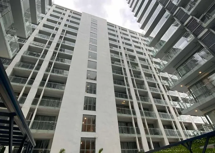 Luxury Near Naia Airport & Moa With Free Pool & Gym Manila