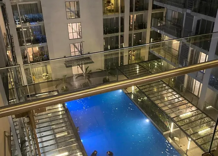 Luxury Near Naia Airport & Moa With Free Pool & Gym * Manila